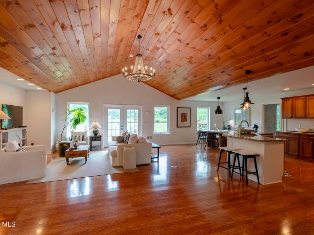 368 Eastline Road