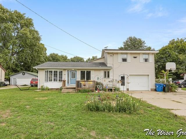 3694 Center St, Ravenna, MI 49451