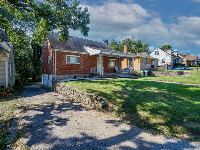 3695 Lakewood Drive