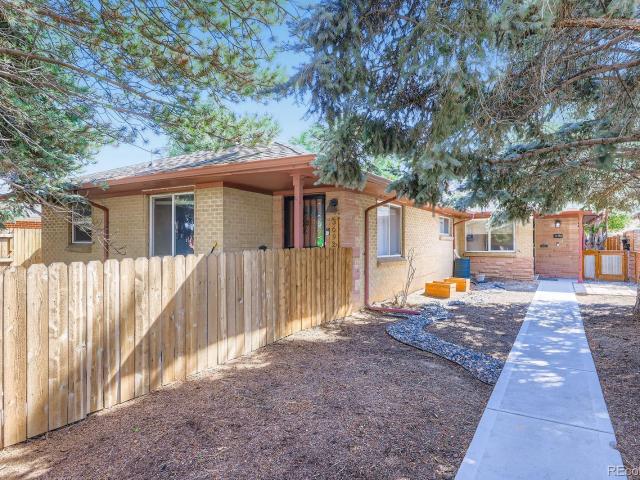 3690 Grape St, Denver, CO 80207 | MLS #6069