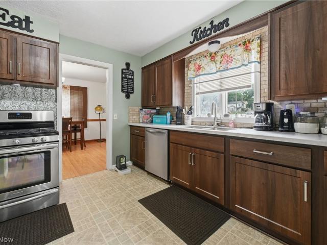 369 E 46th Street