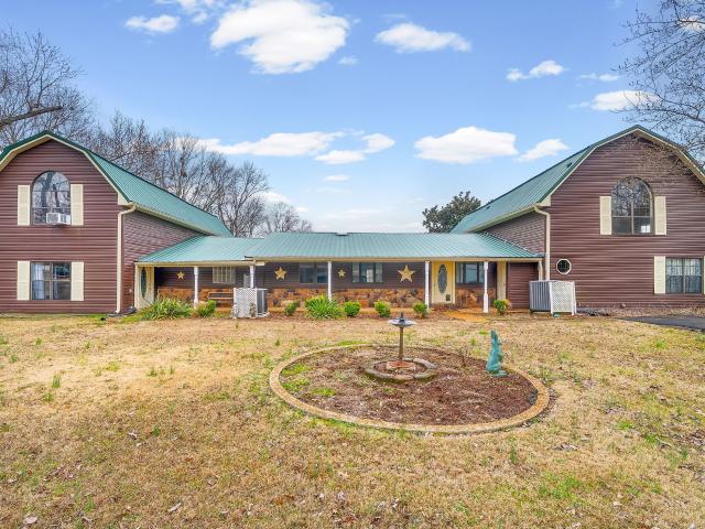 369 Holiday Acres Dr