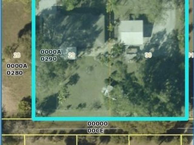 369 Lakeview Dr, North Fort Myers, FL 33917