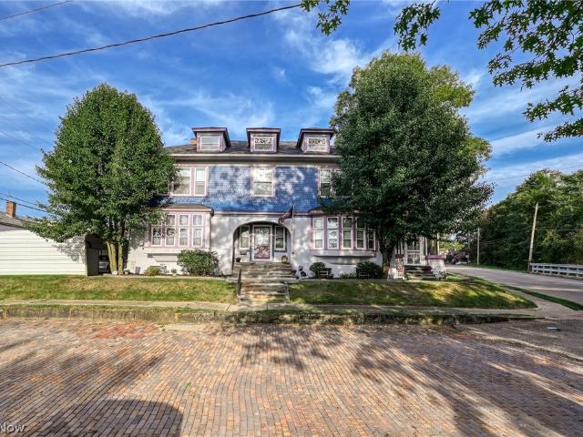 36 4th Street SE