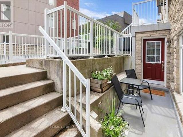 36 30 Turntable Crescent, Toronto, ON, M6H 4K9 townhouse for sale | Listing ID W13635 | Royal LePage