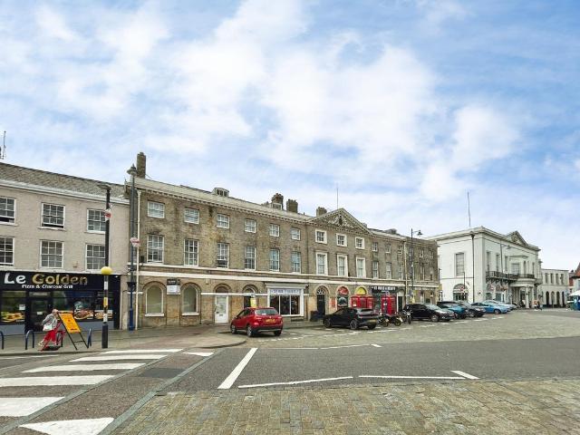 36 39 Market Place, Boston, PE21 2 bed flat to rent £750 pcm £173 pw