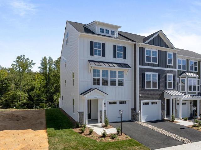 36 Talen Ln