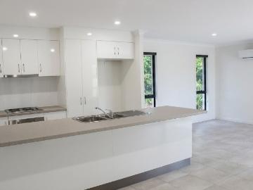 36 Trader Crescent Cannonvale, QLD 4802