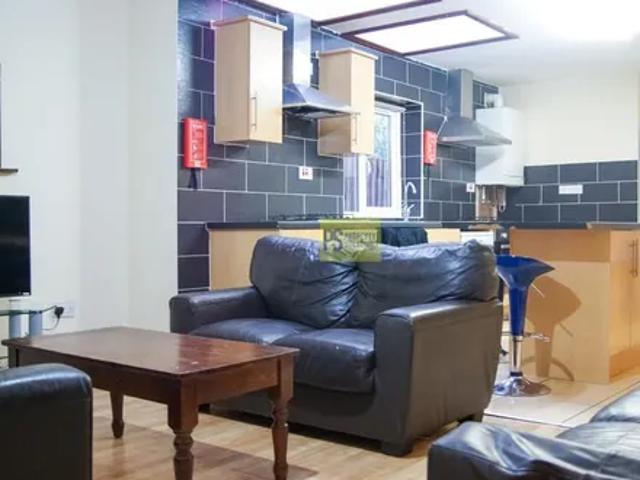 36 Umberslade Road, Stirchley, B29 7RZ, United Kingdom | 7 bed townhouse for rent #6006615 | Rentberry
