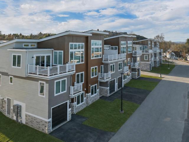 36 Vantage Point Drive # 2