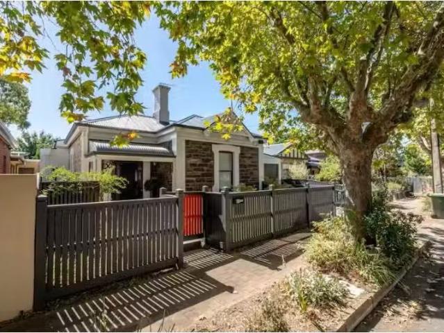 36 Victoria Street, Forestville House for rent Listed by Josh.