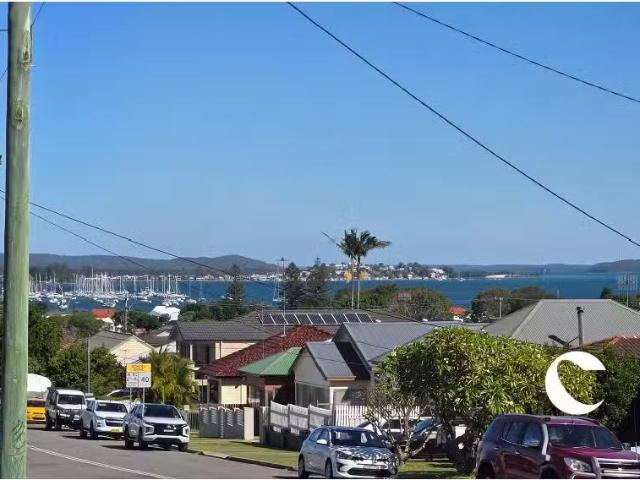 36 Vista Parade, Belmont House for rent Listed by Emily Farro.