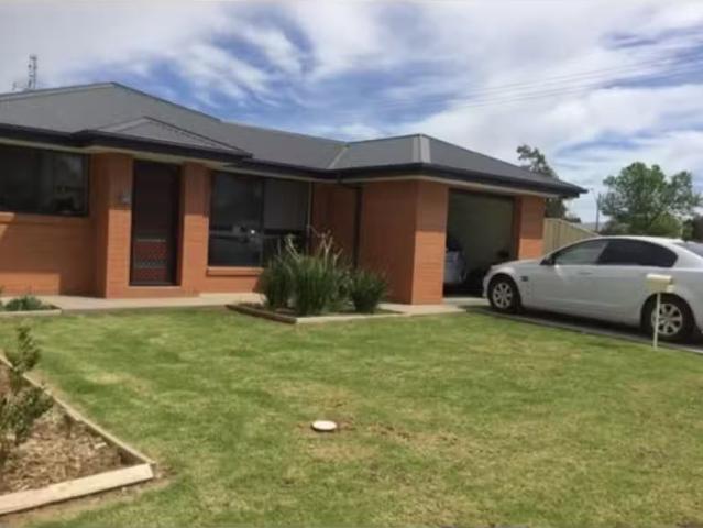 3/6 Whitton St, Narrandera Apartment for rent Listed by Sandr.