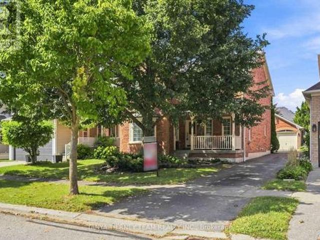 36 Zachary Place, Whitby, ON, L1M 1E1 house for sale | Listing ID E13785 | Royal LePage