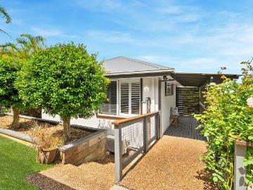 Tuggerah Lake, Jilliby, Wyong Region, Snapper Island