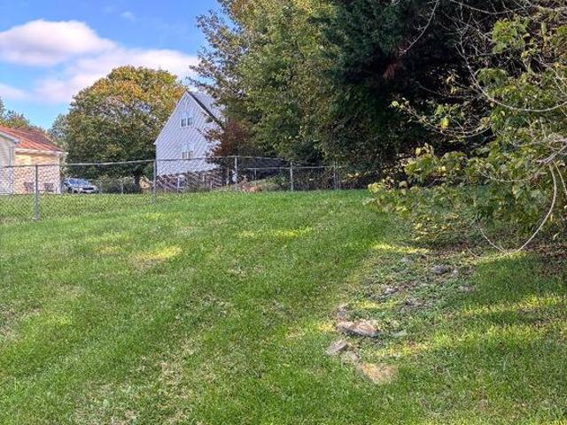 36 Ashlawn Court