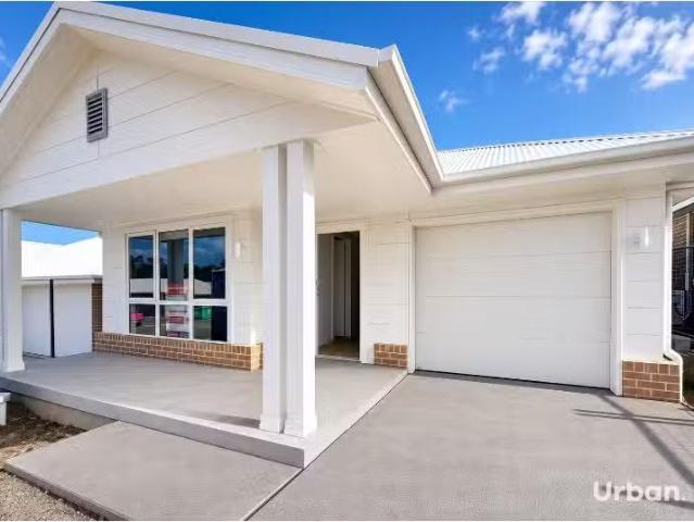 36 Artisan Road, North Rothbury House for rent Listed by Bron.