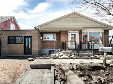 House for sale in T, Brossard - Garden