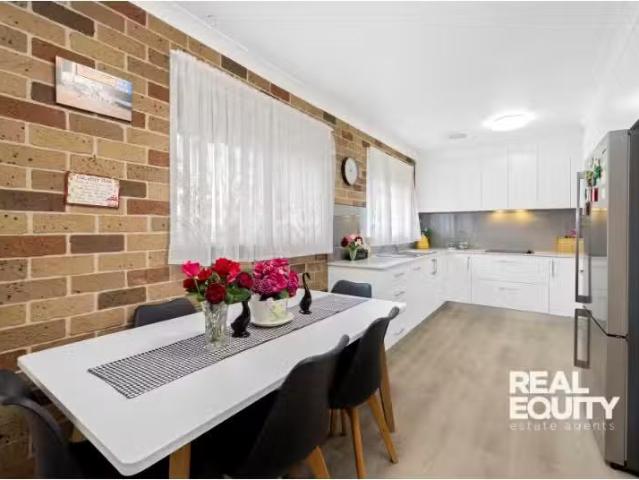 36 Craig Avenue, MOOREBANK House for rent Listed by Giuseppe.