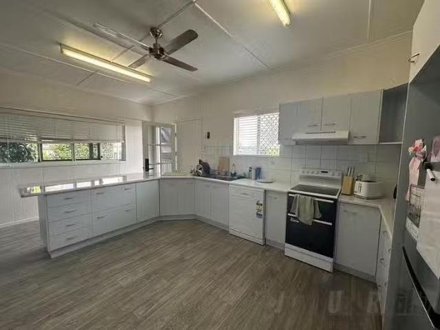 36 Fe Walker Street, Kepnock, QLD 4670