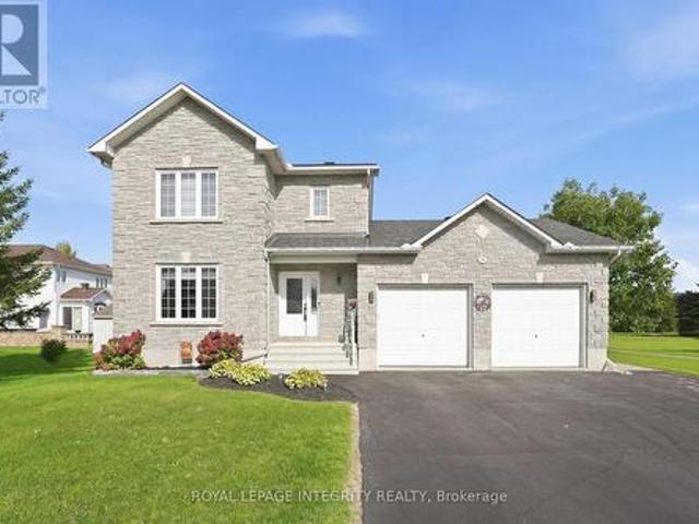 36 Frontenac Boulevard, Russell, ON, K0A 1W0 house for sale | Listing ID X14080 | Royal LePage