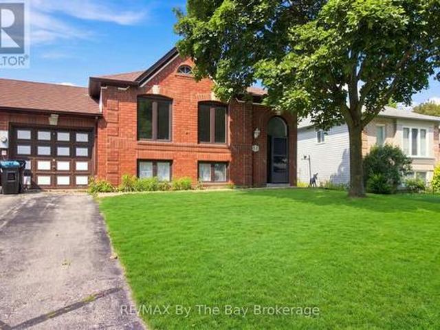 36 Harbour Crescent, Wasaga Beach, ON, L9Z 1G5 house for sale | Listing ID S13655 | Royal LePage