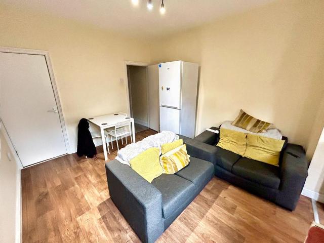 36 Harefield Road, Ecclesall 3 bed house share to rent £459 pcm £106 pw