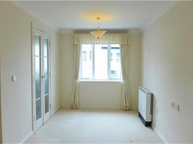 36 Hermitage Court, Ford Park PL4 1 bed retirement property to rent £1,075 pcm £248 pw