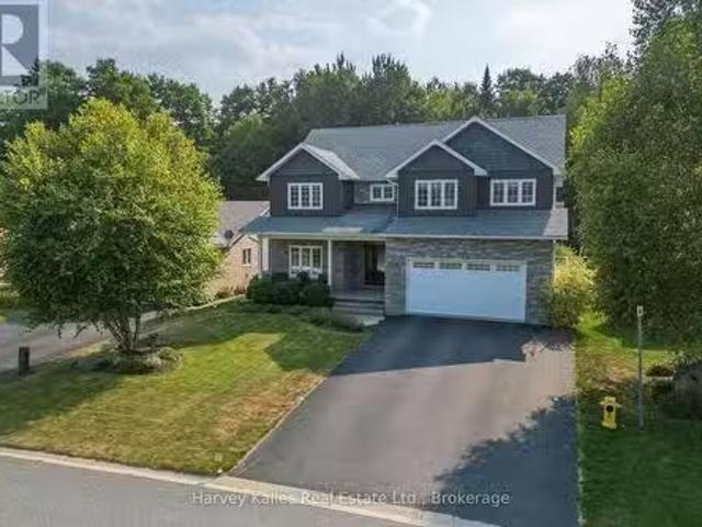 36 Homestead Lane, Huntsville Chaffey, ON, P1H 2N8 house f.