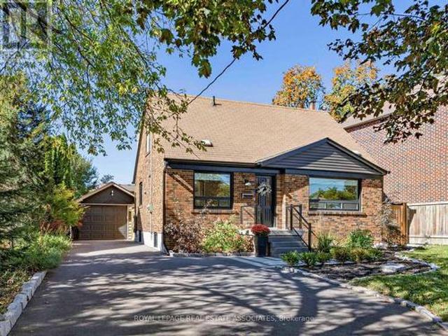 36 Jodphur Avenue, Toronto, ON, M9M 2J4 house for sale | Listing ID W14031 | Royal LePage