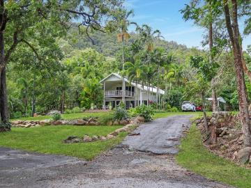 Cairns, Yarrabah, Low Island, Queensland, Queensland