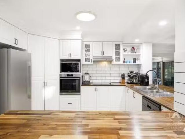 36 Leighton Drive, Edens Landing, QLD 4207