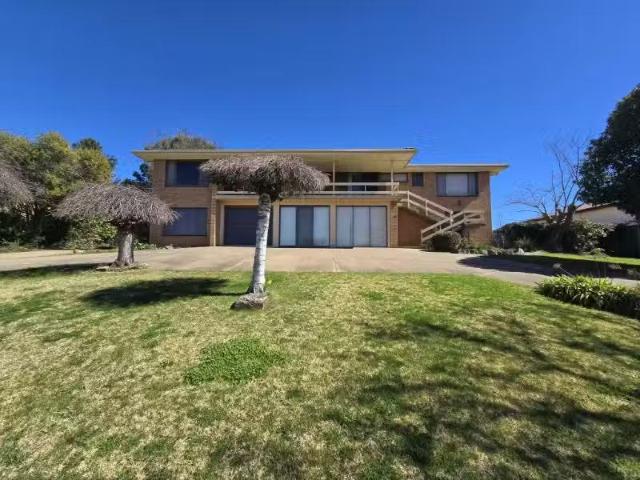36 Maple Crescent, BLAYNEY House for rent Listed by Analea Be.