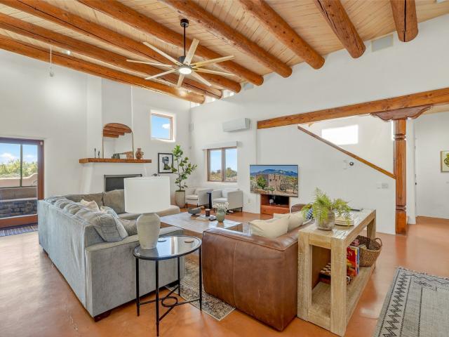 36 Mariposa Road