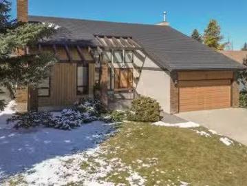 Red Deer, Alberta - Garden, Deck, Parking