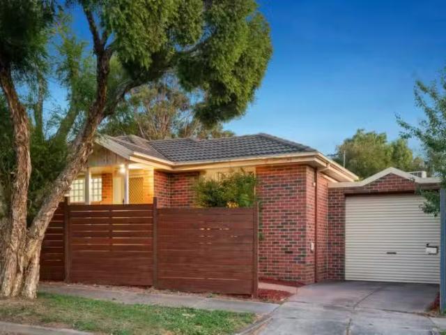 36 Nicholson Street, Ringwood East VIC 3135 Townhouse For Le.