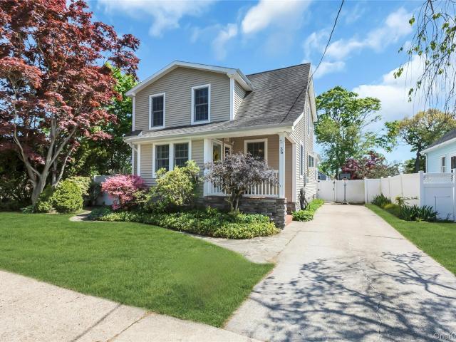 36 Richard Avenue