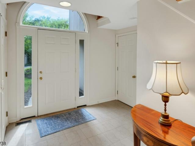 36 Robinhood Dr