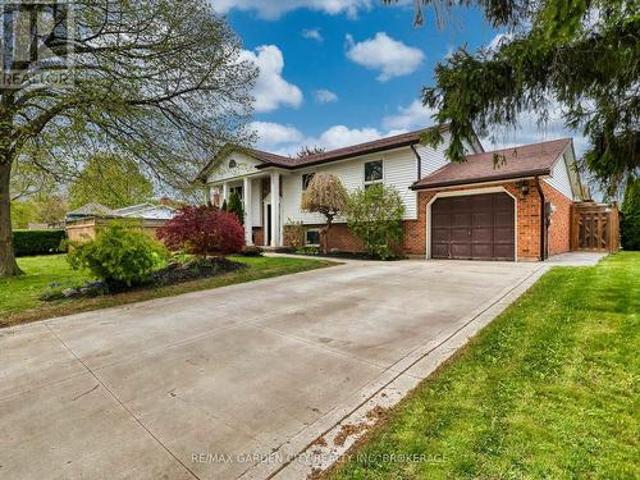 36 Rochelle Drive, St. Catharines Bunting/Linwell, ON, L2M 6Y9 house for sale | Listing ID X13545 | Royal LePage