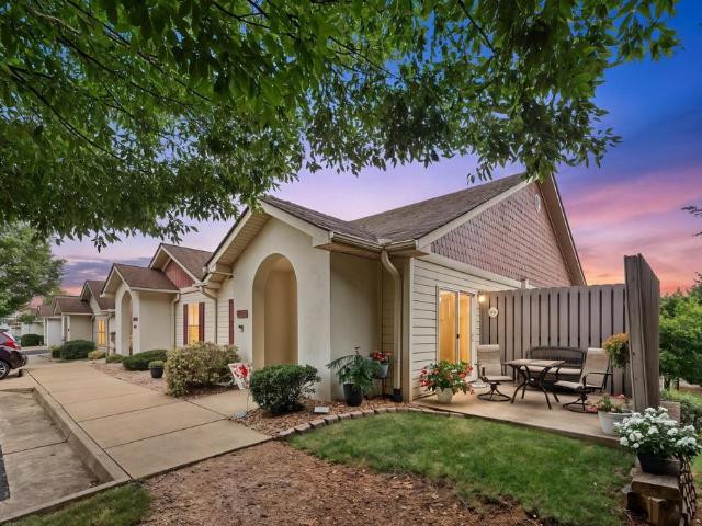 36 Rose Garden Ln # 104
