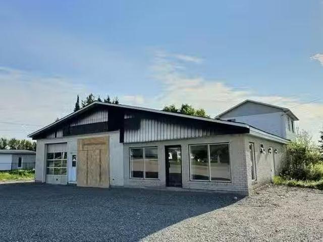 36 Rue Principale S. Saint Bruno De Guigues, QC, J0Z 2G0 com.