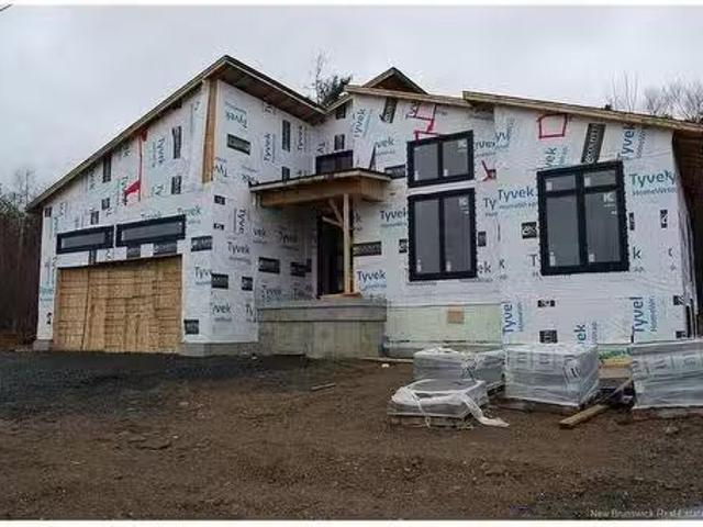 36 Salisbury Cres, Fredericton, NB, E3B 6A2 house for sale.