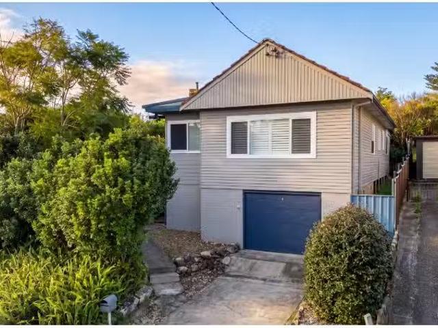 36 Seventh Street, North Lambton House for rent Listed by Mat.