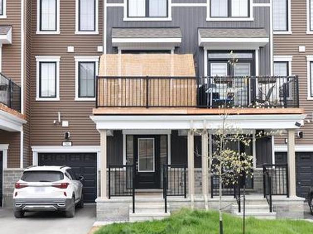 36 Stitch Mews, Ottawa, ON, K0A 2Z0 house for lease | Listing ID X13667 | Royal LePage