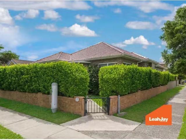 36a Turnbull Street, Merewether House for rent Listed by Leas.
