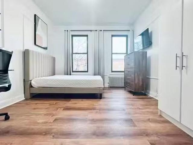 36th Avenue, Queens County