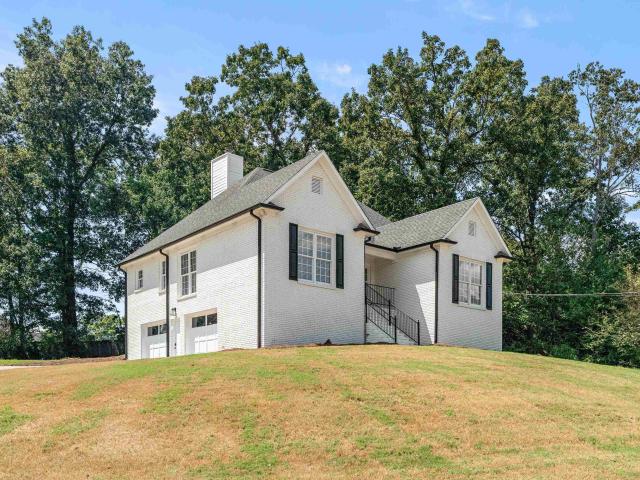 3706 Majestic Oaks Way