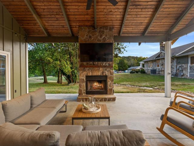 3709 Kellys Ferry Road
