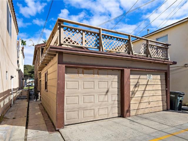 3709 W Balboa