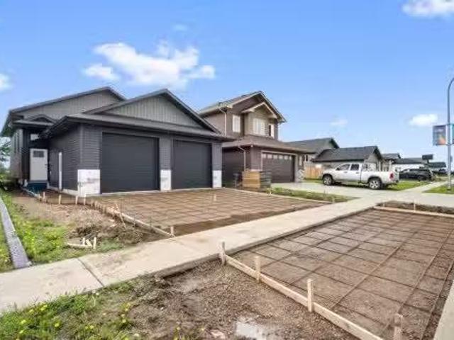 3701 70 Avenue, Lloydminster, AB, T9V 3T1 house for sale Li.
